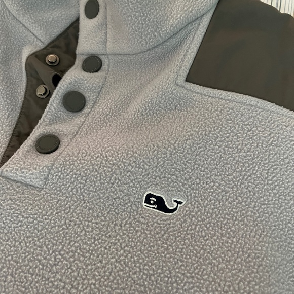 Men's Vineyard Vines 1/4 Button Fleece (S) - Picture 3 of 5